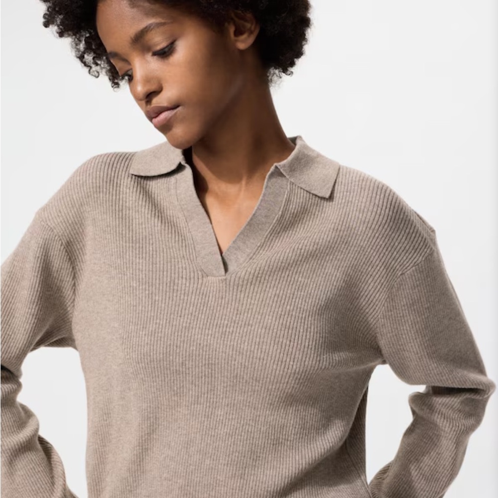 Uniqlo Women's V-Neck Ribbed Knit Sweater - Khaki size Small